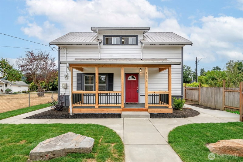 1806 2nd Street SE photo 1