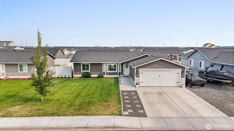 925 E Mt Adams photo 1