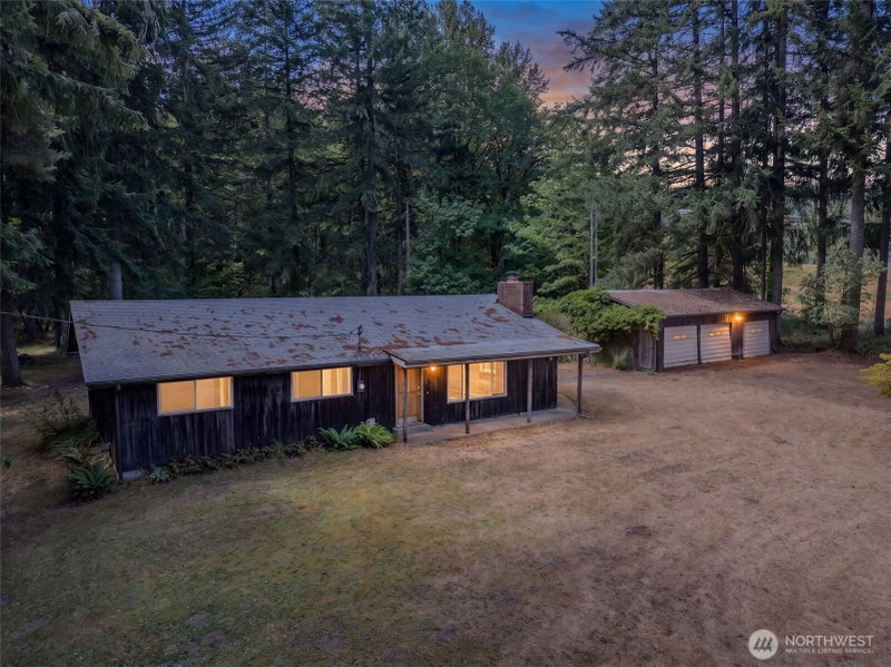 1835 Maple Valley Road SW photo 1