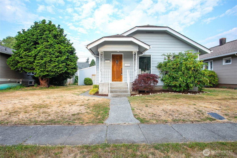 2311 Victor Street photo 1