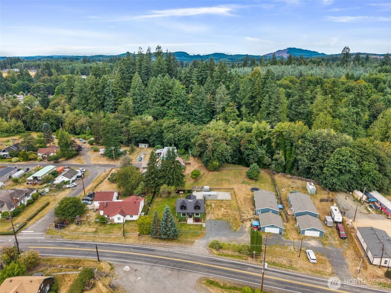 1215 NW Kerron Avenue photo 38