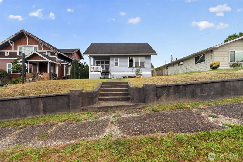 1019 Duryea Street photo 2