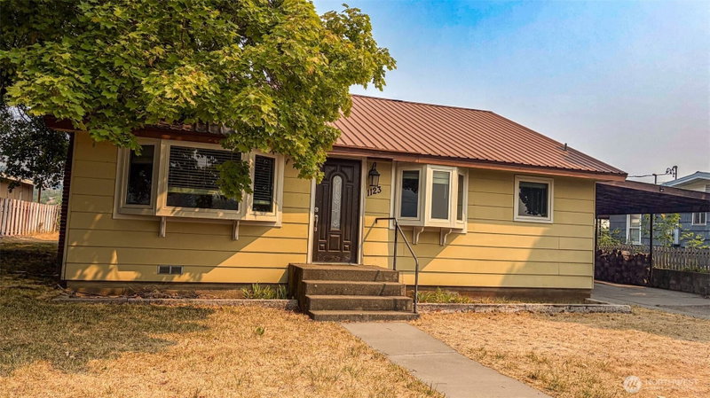 1123 Central Avenue photo 1