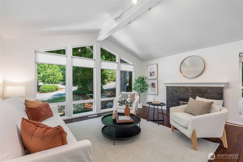300 Mt. Pilchuck Avenue SW photo 2