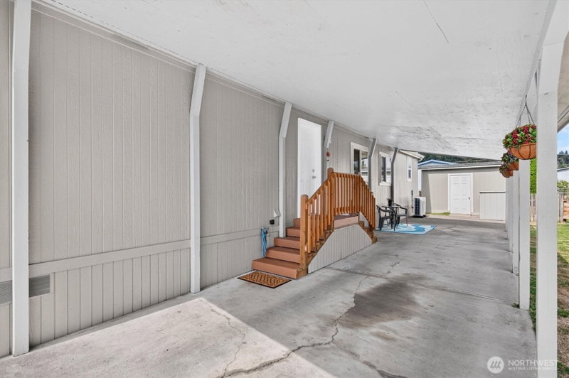 304 Pheasant Lane photo 2