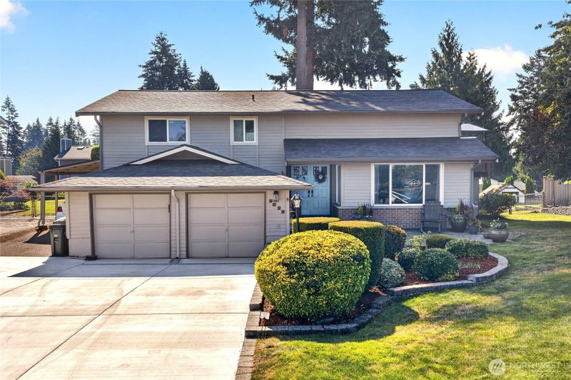 2622 211th Avenue E photo 2