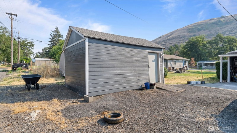 1315 S 2nd St. photo 18