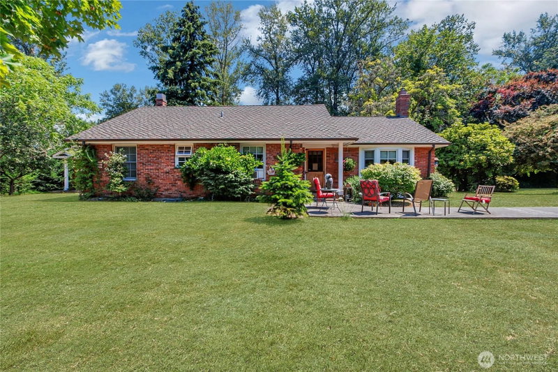15901 106th Street E photo 1