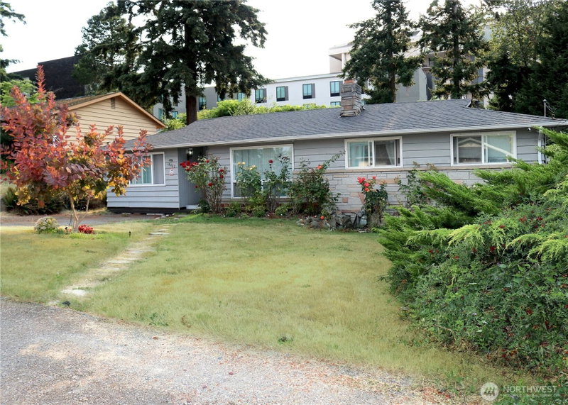 18627 32nd Avenue S photo 1
