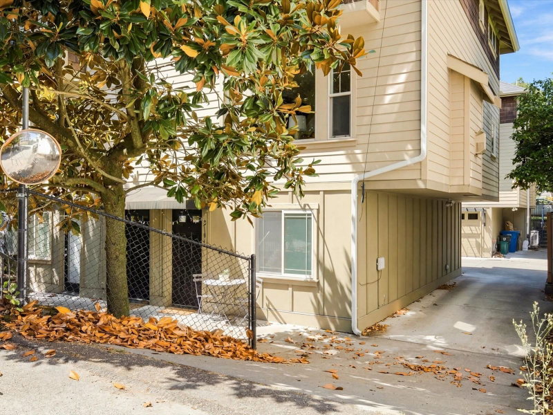 2106 E Terrace Street photo 2