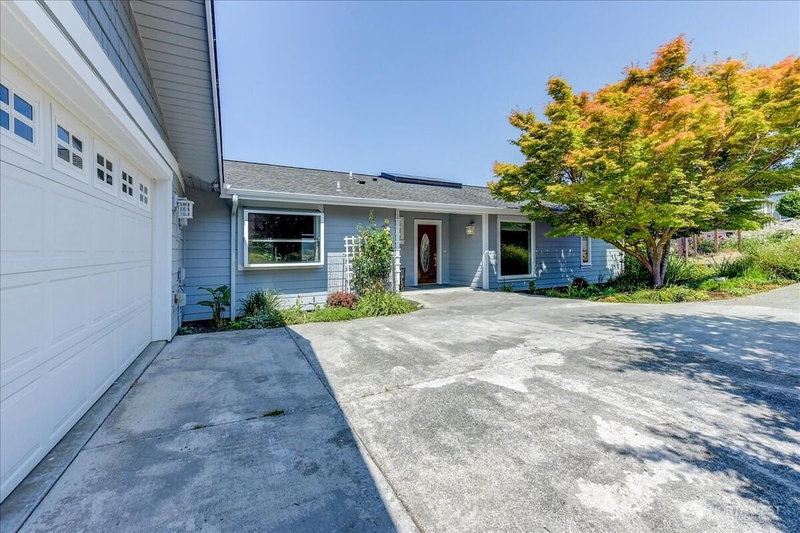 8170 Cultus Drive photo 2