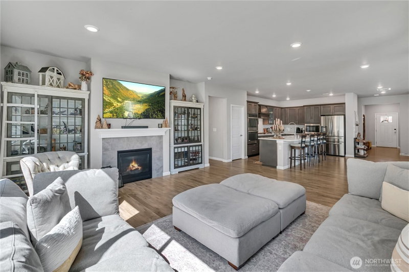 18511 128th Avenue E photo 1