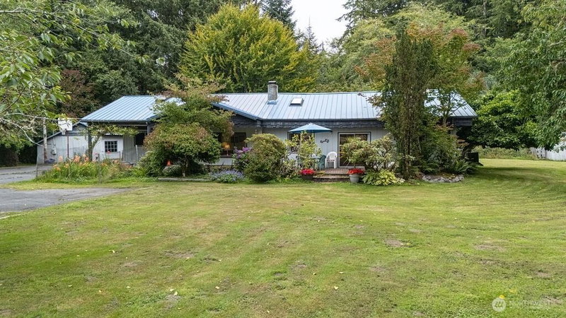 3192 Clearwater Road photo 1
