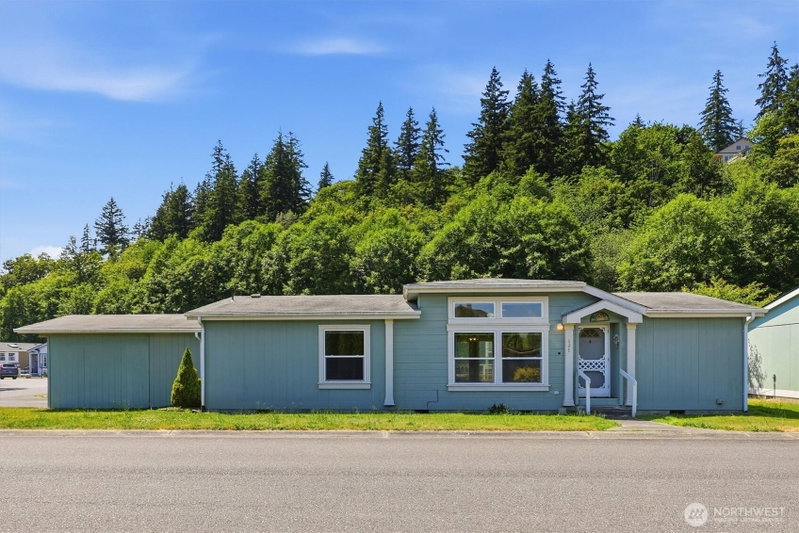 627 Andrew Drive photo 40