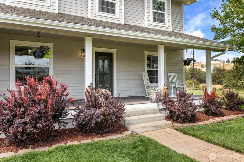 14434 Cottonwood Canyon Road photo 2