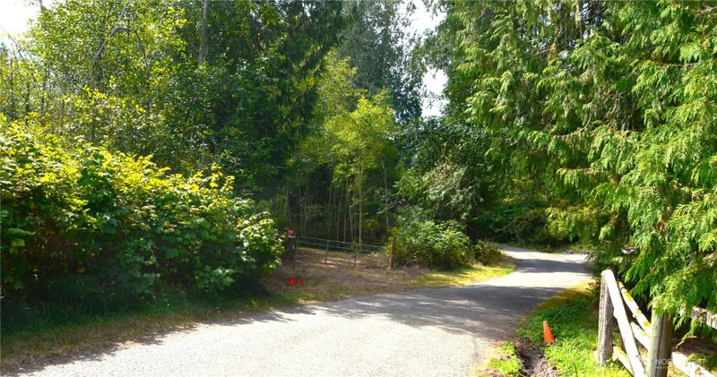 1050 Andy Cooper Road photo 1