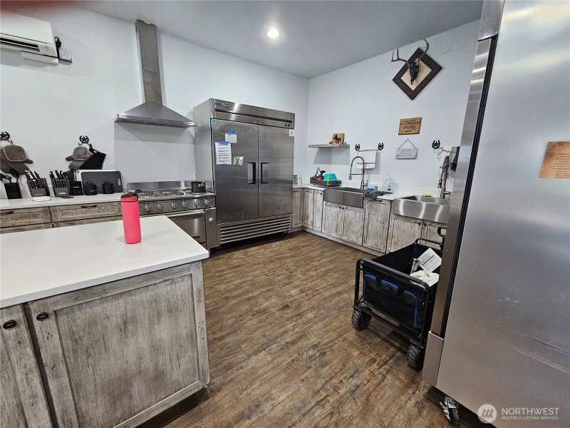 225 Grafton Place photo 29