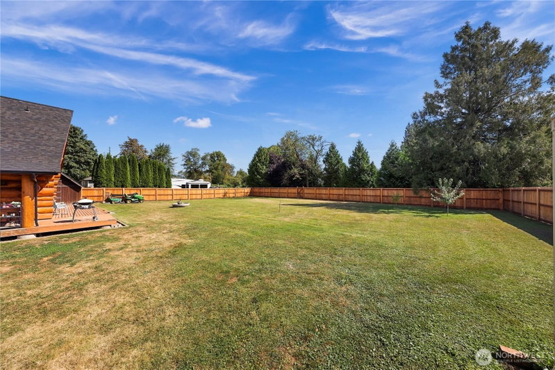 1080 Victoria Street photo 40