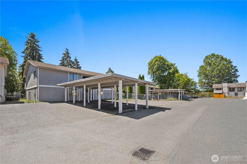 2826 D Place SE photo 2