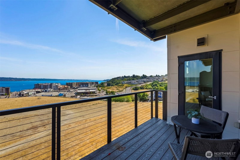 5204 N BENNETT #305 photo 2