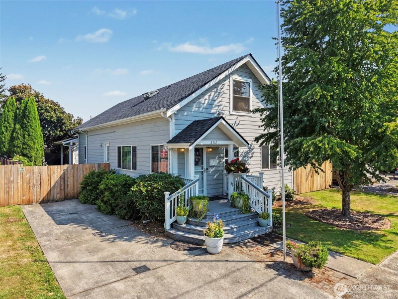 202 E Street SW photo 1
