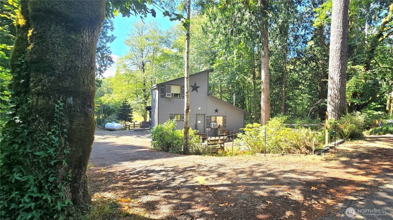 41 Tornow Drive photo 2