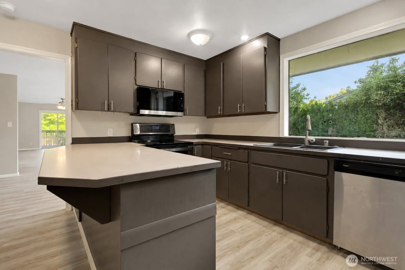 16507 122nd Avenue E photo 2