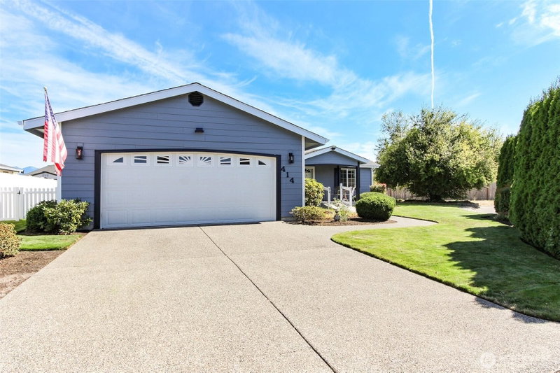 414 Willow Street SW photo 2