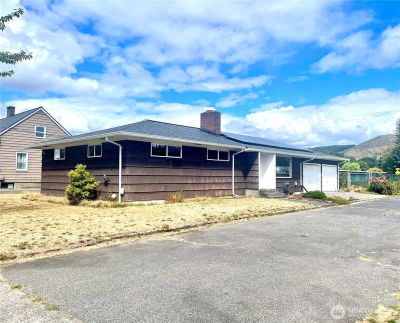 610 SW Front Avenue photo 1