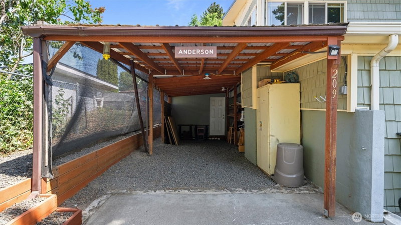 209 S 7th Street photo 37