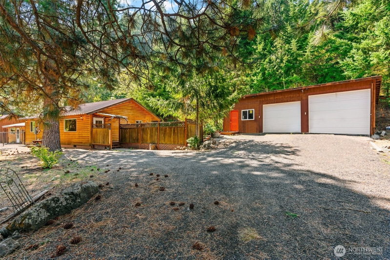 150 Pine Cliffs Drive photo 1