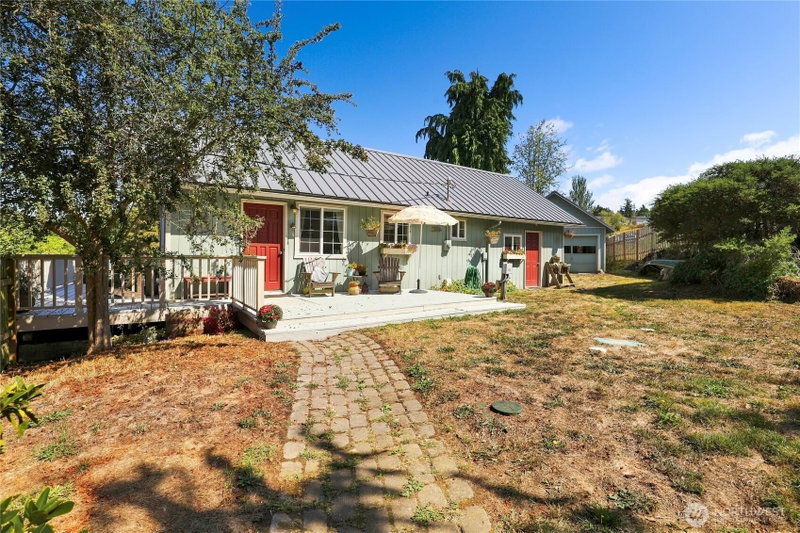 41 Hemlock Drive photo 1