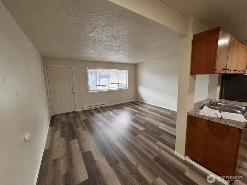 624 W Cedar Street #8 photo 2