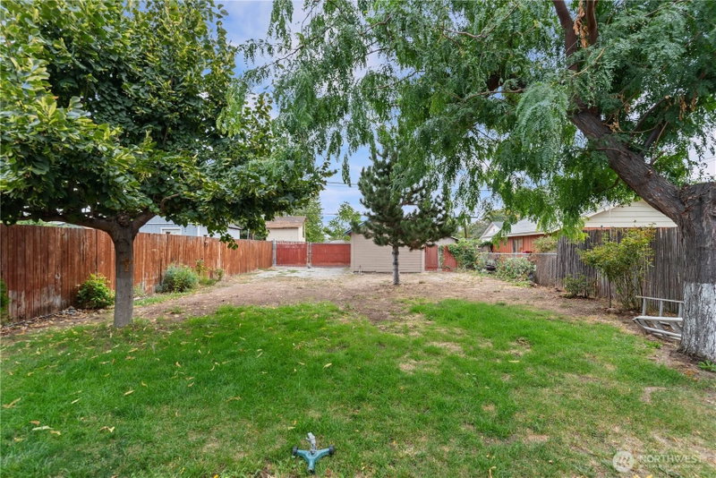 905 Kittitas St photo 2