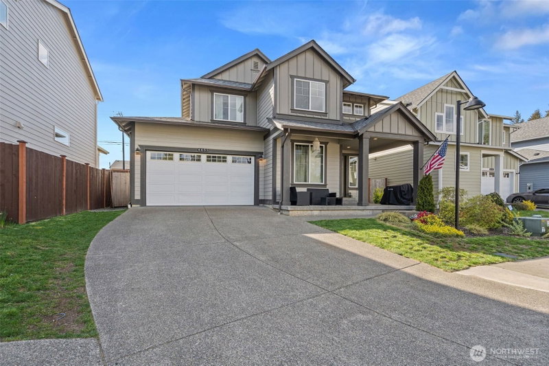 6653 Percy Lane SE photo 2