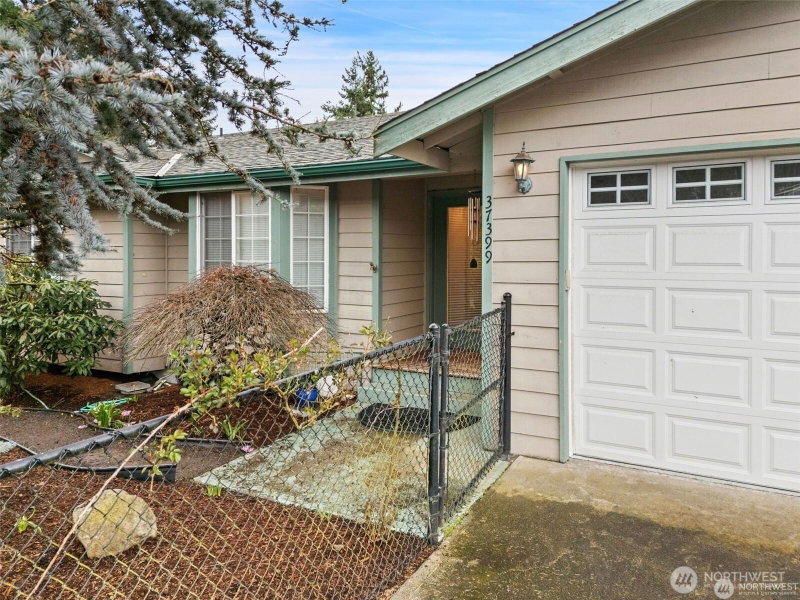 37399 Buck Rd N E photo 2