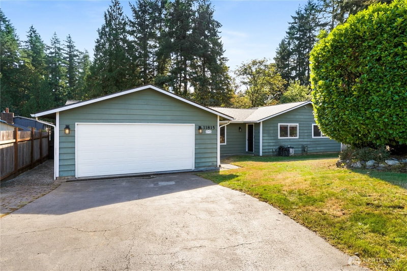 11815 SE 323rd Place photo 1