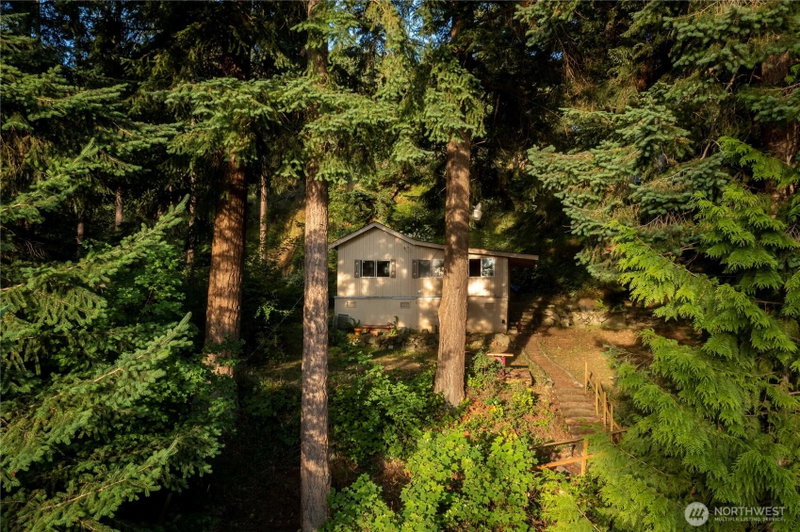 1265 Island Drive photo 2