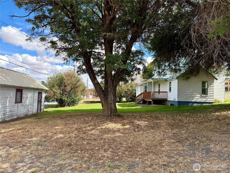 105 SE Pope Avenue photo 40