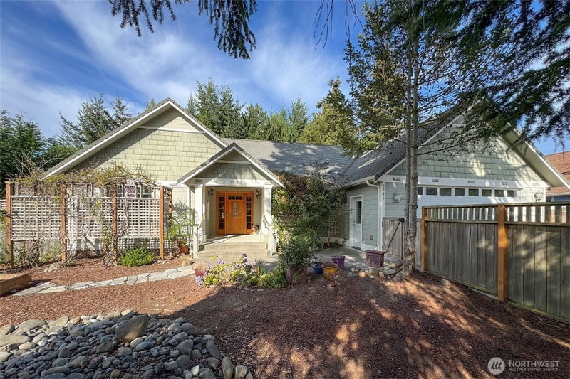 2239 W Sixteenth Street photo 1