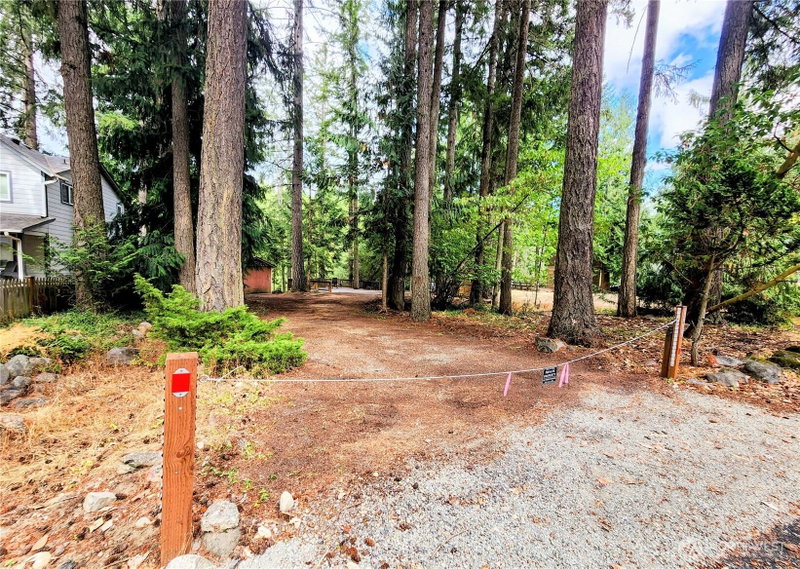 22406 Blue Lake Court SE photo 2