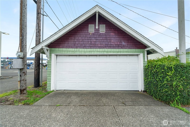 722 W State Street photo 2