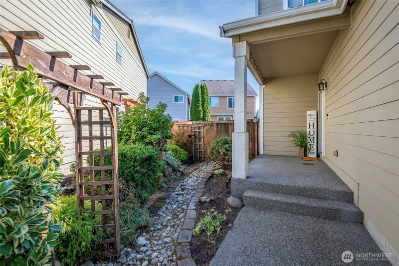 18421 115th Avenue E photo 2