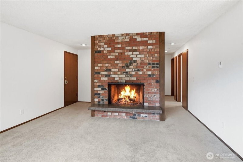 19433 28th Avenue NE #D photo 2