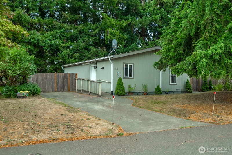 5526 Yakima Lane photo 2