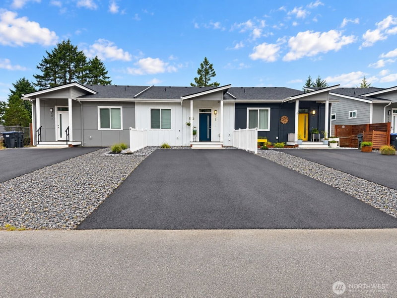 607 Sunset Avenue NE #N8 photo 2