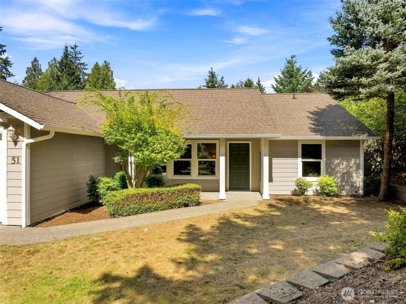51 E North Bay Place photo 2
