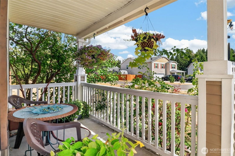 308 Easy Street SE photo 2