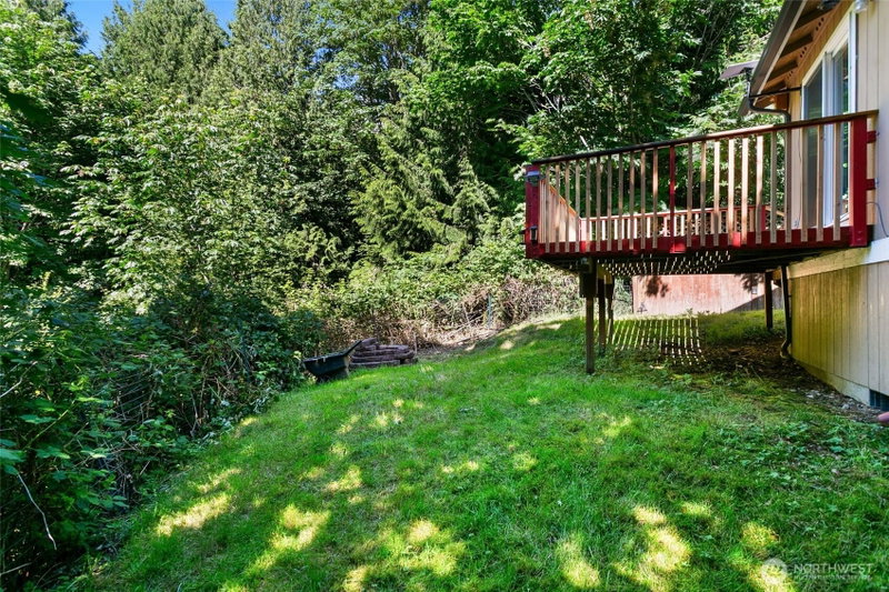 9915 Marine Drive photo 20