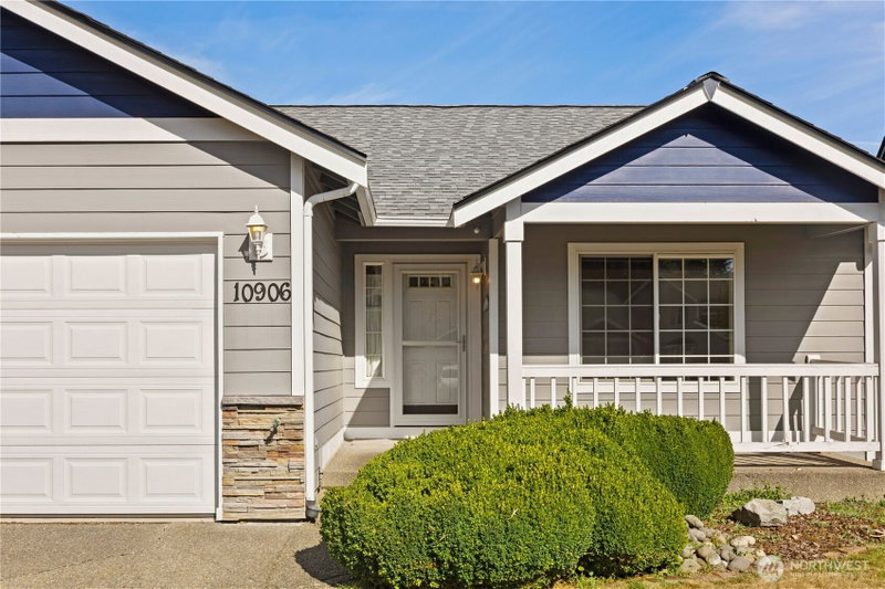 10906 183rd Avenue photo 2
